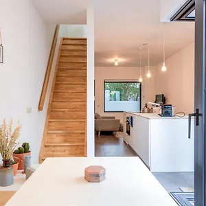 Stylishly Furnished Private In A Vibrant Area Apartment Antwerpen